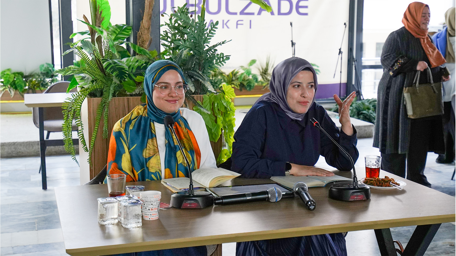 “Abartma Tozu” ve “Para Ağacı” Kitap Tahlili